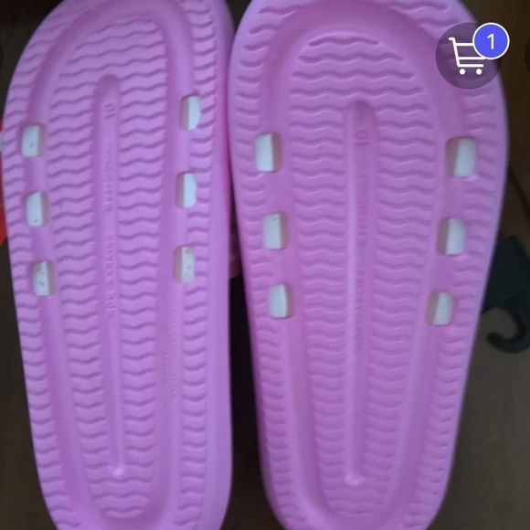 Hello Kitty Polka Dot Pink Sandals - Picture 2 of 4